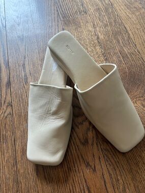 Zara home 9 Minimalist Women's Slip-On Mules in Cream